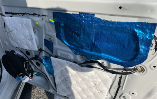 2026 1月 アウトランダーPHEV GG2W デッドニング